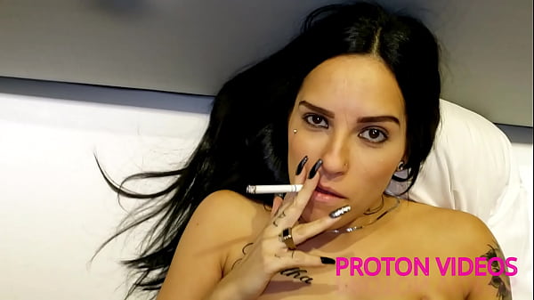 Play MP4 - Footjob from the pregnant young model Alicia Weller and a bonus scene smoking