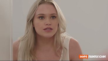 Nonton The Stepbrother Gives His Stepsister A Fellatio While They Watch Secret Porn In The Mischievous Cowgirl Position! Despite The Approaching Party, Chloe Rose Is Grounded And Tries To Escape Through Her Window, But She Gets Stuck. thumbnail