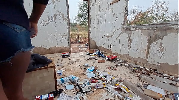 safada novinha do tik tok se deliciando com o pau do padreiro na casa de construsao asim queseu papai saiu