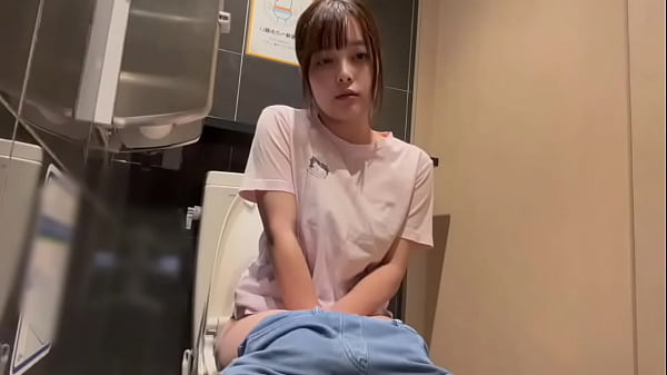 ト◯レで男性におちんちんで突かれてる想像しながらオナニーしてたら気持ちよすぎました&hellip; thumbnail