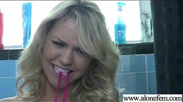 Amateur girl insert all kind of things in holes clip 04