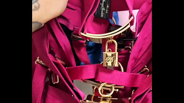 Trouve la pour ouvrir tous les cadenas de cette incroyable lingerie honey 