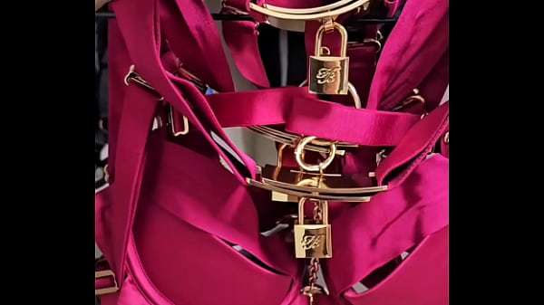 Trouve la pour ouvrir tous les cadenas de cette incroyable lingerie honey 