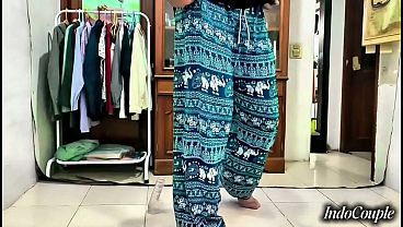 Nonton Indonsian Muslim Hijab Step Sister Caught Using Didlo .she's Looking For Double Penetration thumbnail