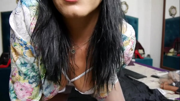 Nonton Adventures Of Milfycalla - Big Pee On Bed thumbnail