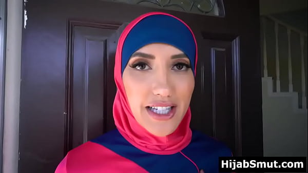 Muslim wife fucks_landlordto pay_the rent