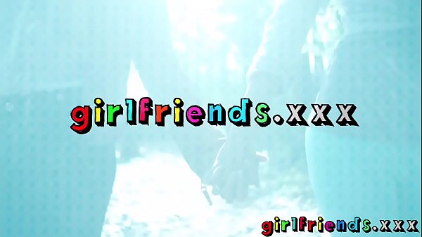 Nonton Girlfriends Artsy Brunette Lesbians Eating Pussy On The Sofa thumbnail