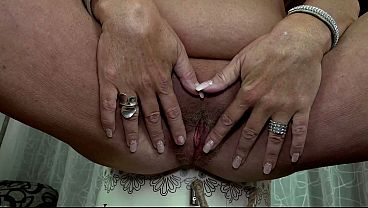 Bbw Mature Fucks Her Hairy Cunt With A Cooking Spoon thumbnail