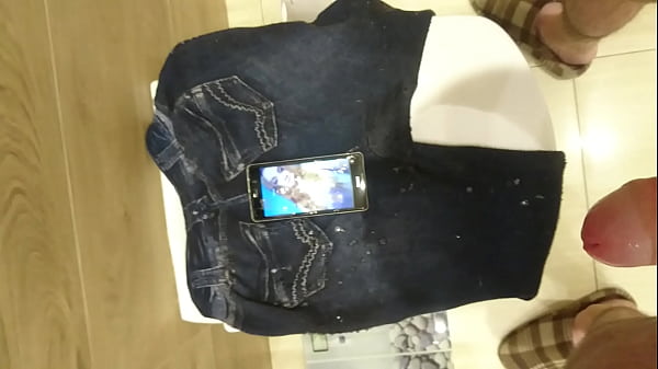 Cum over wife'_s leggings and lover'_s photo