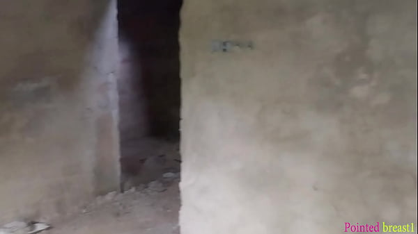 Nonton Contractor Eats Madams Pussy In Her Husband's Yet To Complete Building thumbnail