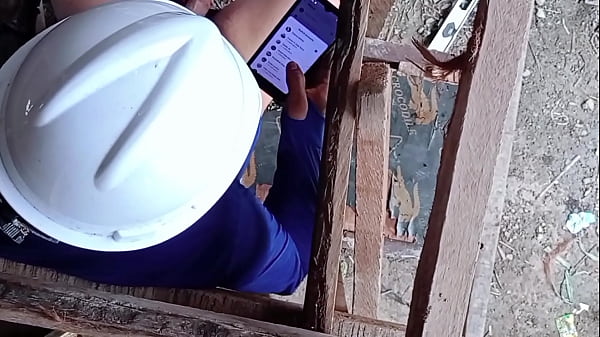 Play MP4 - Company nurse   construction labor playing in construction site