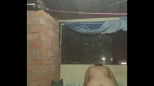 Mamando verga se calienta y se monta encima 