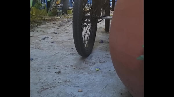 Motorized chainsaw bike