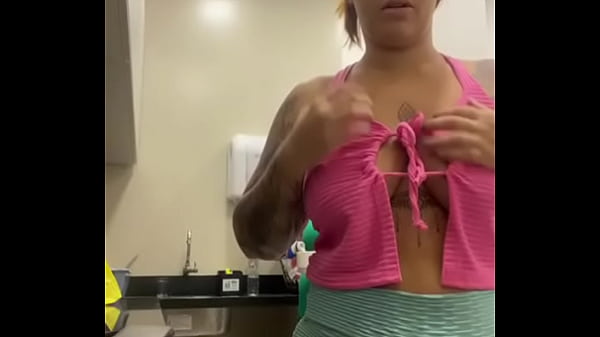 Nonton Usando Um Shorts Bem Socado Na Xota No Hotel Em Foz Do Igua&ccedil;u thumbnail