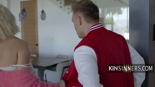 Play MP4 - Sexy Stepmom Gives Me Pussy After I Prejacked On A Date &vert; KinSinners