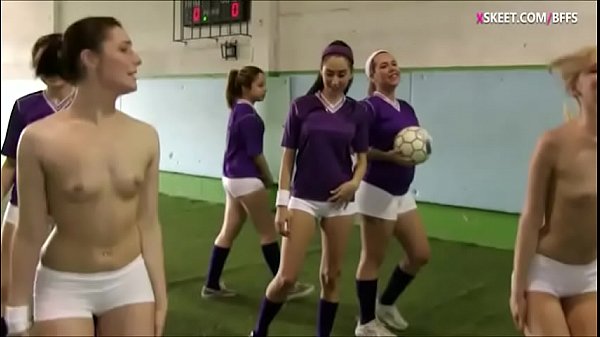 Teen rookies lesbian sex in the fields