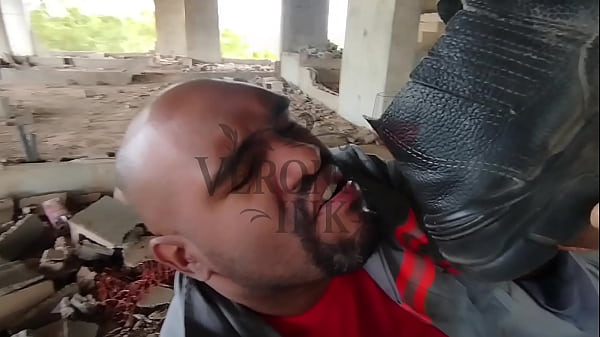 Estava fazendo caminhada perto da obra que meu marido trabalha e fui l&aacute; provoc&aacute; lo 