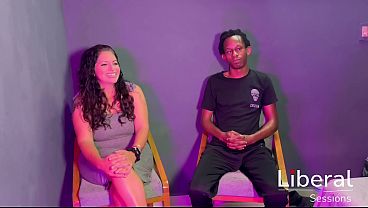 Milf Tetona Esta Apunto De Probar Su Primera Verga Nerga thumbnail