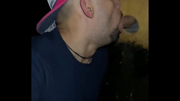 Coroa Amador Casado Enrustido Deu Mamar Gostoso A Um Safado No Bar Gay Onde Fodeu E Gozou. thumbnail