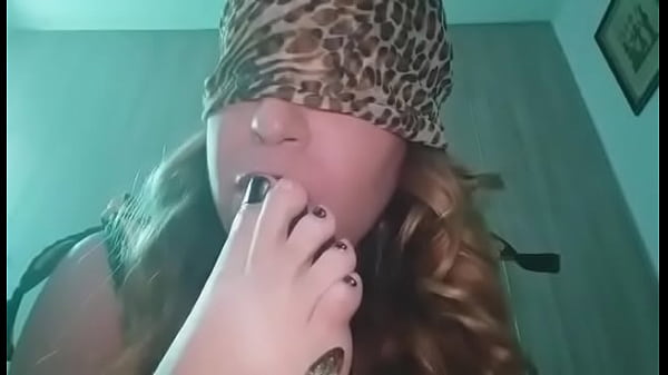 Goddess petunia shows how to worship and suck her perfect toes with a lesson about spit 