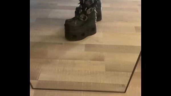 Nonton J&rsquo;adore Mettre Des Trucs Qui Ne Vont Pas Du Tout Ensemble ! thumbnail