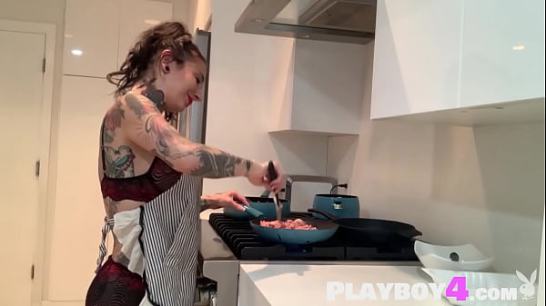 Huge tits Joanna Angel enjoyes hot solo action and finger fucking 