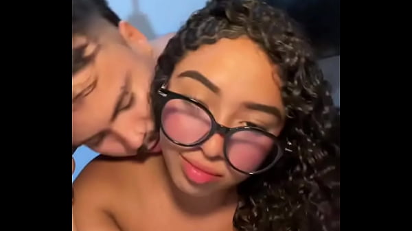 Play MP4 - Jugueteando en la cama - &num;1