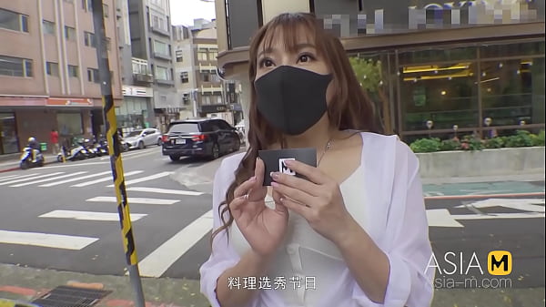 Modelmedia Asia-cute Pedestrian Hookup-xiang Zi Ning-mdag-0005-high Quality Chinese Film thumbnail