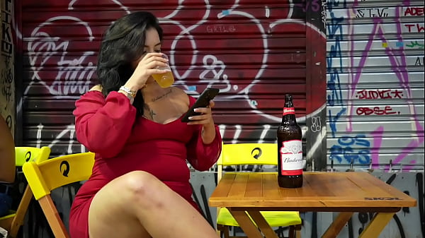 Fui no pagode com a safada do t1nd3r e depois levei pro meu ap