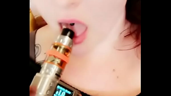 Play MP4 - BBW BananaSmashLee blows white clouds