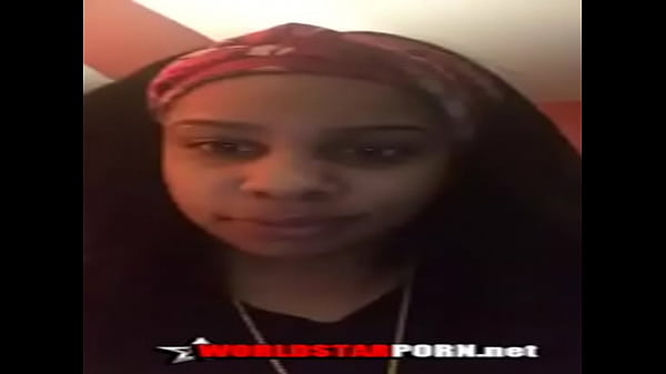 Nonton 11248 She Makes Banana Disappear thumbnail