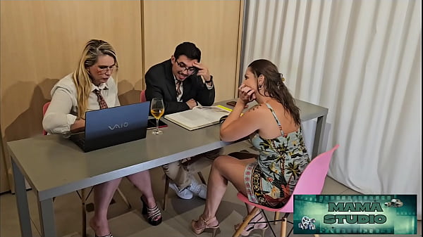 Mama Studio em Sexo no escritório de baixo da mesa Grátis
