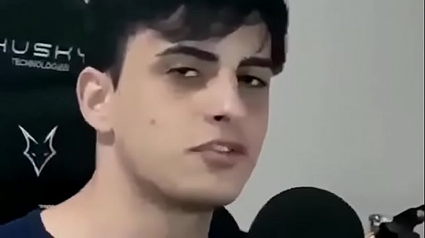 Nonton Reagindo A Pornografia Homemsexual thumbnail