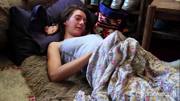 Play MP4 - Amateur Roe Wanks Her Plastic Penis