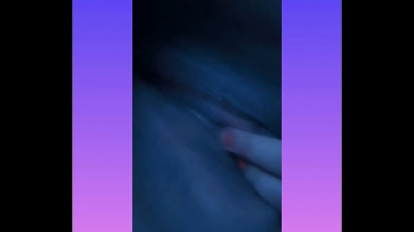 Chica masturb&aacute;ndose 