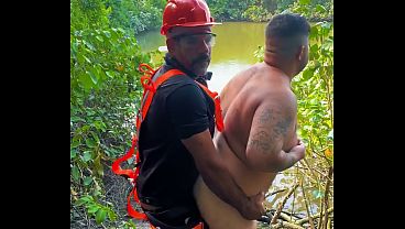 Oper&aacute;rio Do Metr&ocirc; Saiu Do Trampo Pra Aliviar No Cu Do Gordinho thumbnail