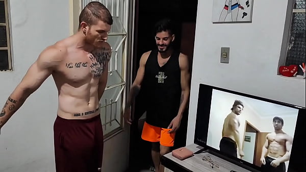 Nonton Carmona Levou Seu Amigo Hisak Em Casa, Ele Saiu E Eu Dei Pro Amigo Dele thumbnail