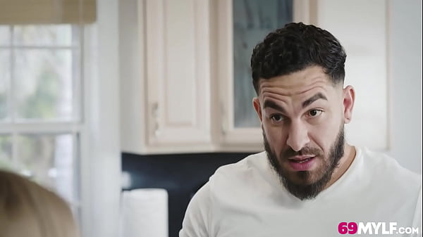 Play MP4 - Casca Akashova Gorgeous Blonde MILF Taste Christmas Cookie