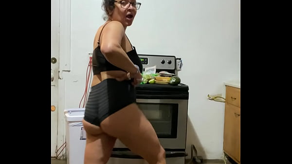 Play MP4 - Anna maria mature latina sexy Dominican MILF in black part 3