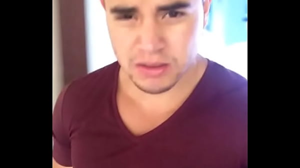 Chacalito mandando besos