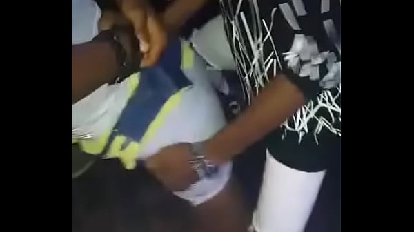 Nonton Cale&ccedil;on Rouge thumbnail