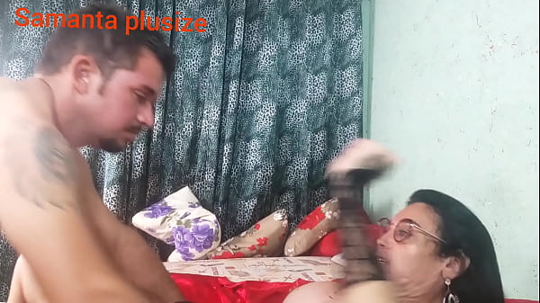 Rapaz De Fogo Planta Seu Pauz&atilde;o No Cuzinho De Travesty thumbnail