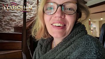 Trio cuckold au r&eacute;veil je r&eacute;veille mon amant il me d&eacute;monte la chatte et fait gicler mon mari cocu rapidement 