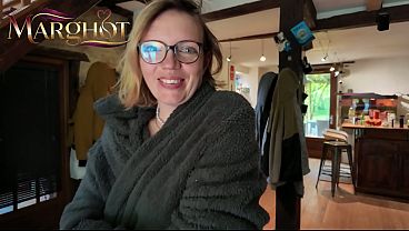 Nonton Trio Cuckold Au R&eacute;veil : Je R&eacute;veille Mon Amant, Il Me D&eacute;monte La Chatte Et Fait Gicler Mon Mari Cocu Rapidement thumbnail