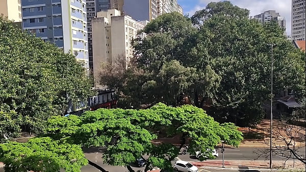 Nonton Desejo De Gr&aacute;vida Trepou Na Sacada Do 9 Andares E Ficou Por Um Fio thumbnail