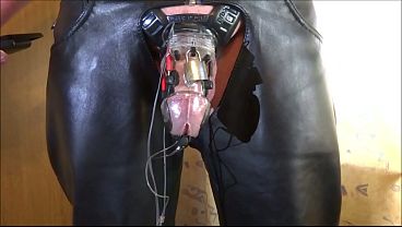 Play MP4 - Electro stimulation - cum milking in chastity cage