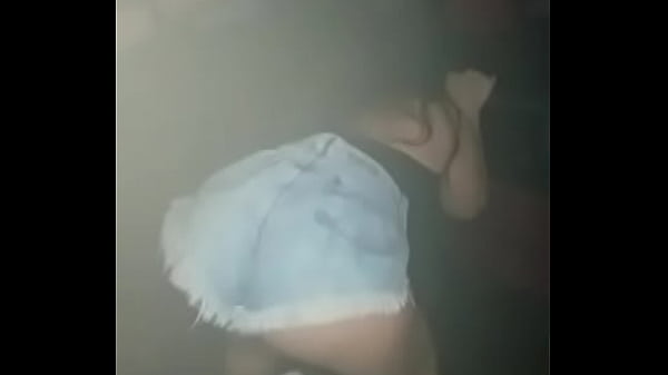 Play MP4 - Minha amiga safada rebolando a bunda no baile&period; Novinha safada &num;1