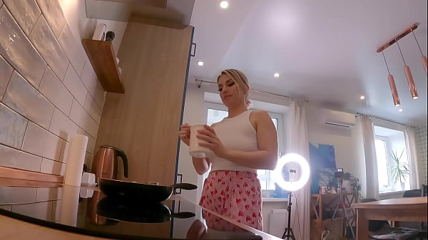 Play MP4 - wild fucking in the kitchen
