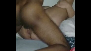 Prima Da Minha Esposa Deixou O Marido Na Praia Comendo Uma Por&ccedil;&atilde;ozinha, Enquanto Voltou Ao Ap. Oferecer O Seu Delicioso Banquete A Mim... Completo Em Breve thumbnail