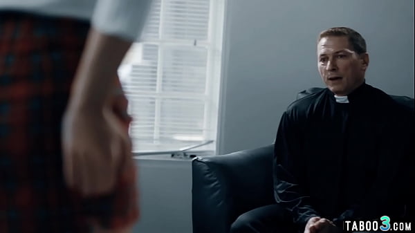 Priest convinces shy teen_Gia Derza to give up her anal_virginity